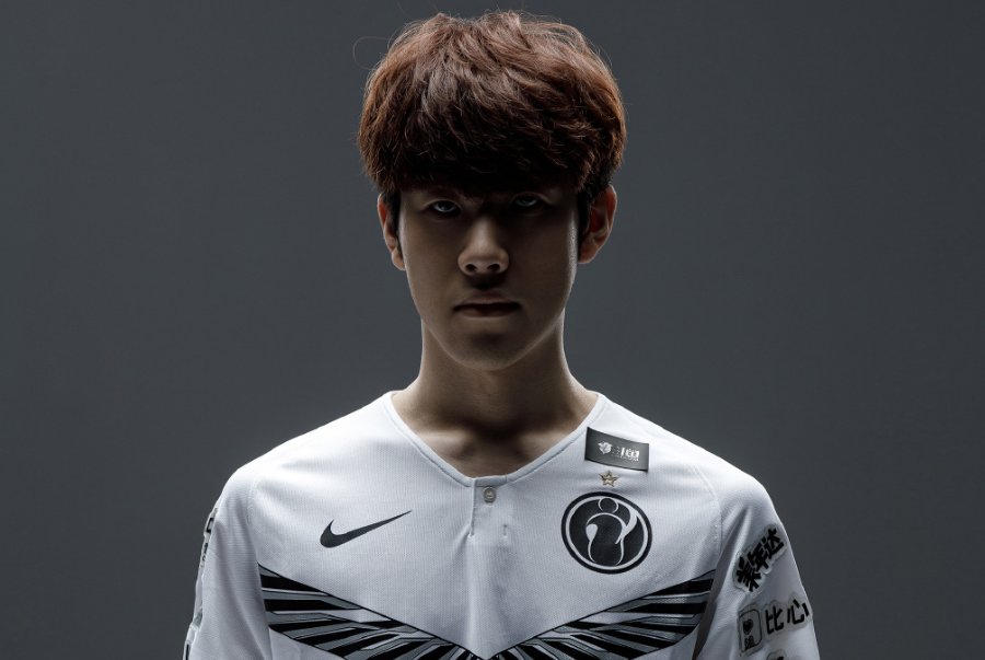 Vitality 保留了丹麦语的“Come on”作为团队的赛前口号