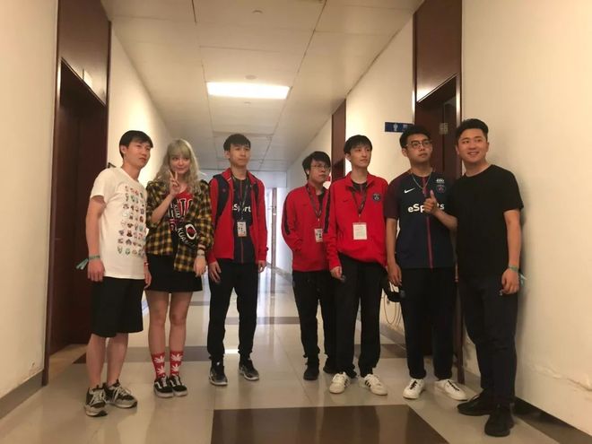 LLA赛后采访Faker：我觉得打游戏很有趣 再次和GEN交手很开心