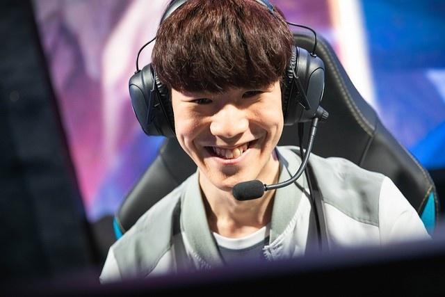 老规矩，T1和EDG延续历史，携手出线